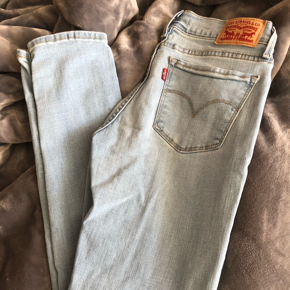 Levi women’s jeans. Super Skinny 710 style